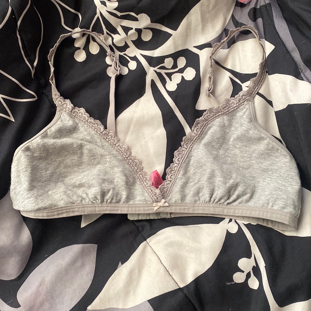 gray lace bra